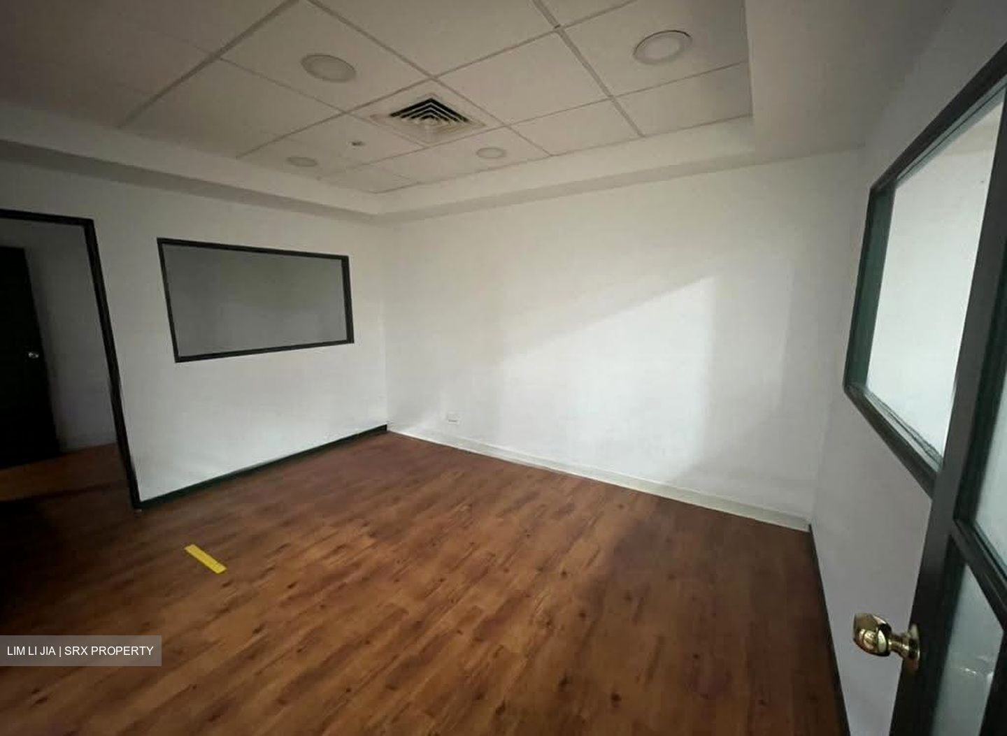 Far East Shopping Centre (D9), Office #622067941